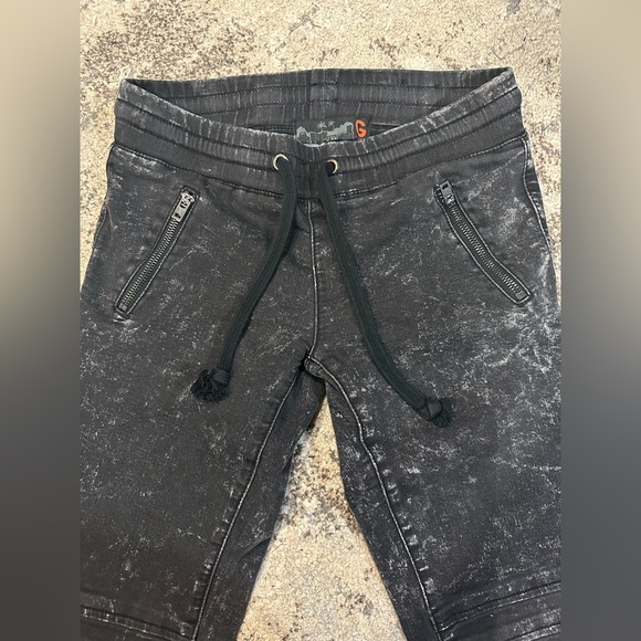 G By Guess Cargo Capris - Picture 3 of 3